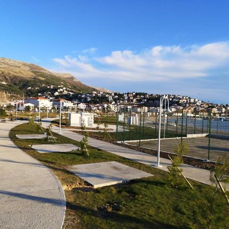 Apartment Golden Dreams Подстрана Екстериор снимка