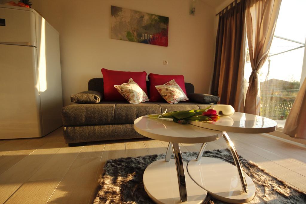 Apartment Golden Dreams Подстрана Екстериор снимка