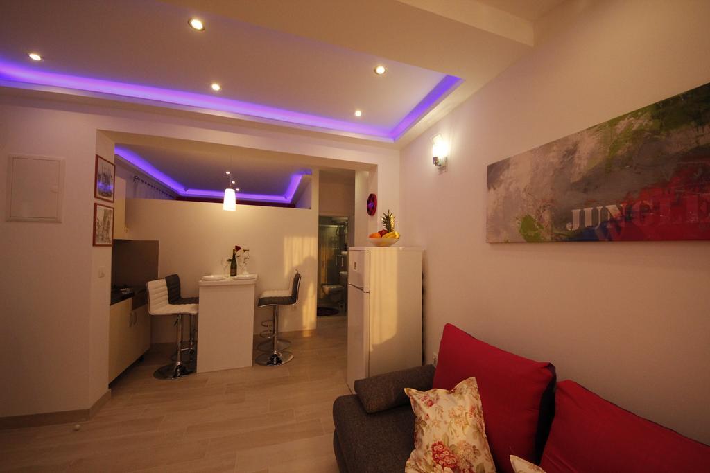 Apartment Golden Dreams Подстрана Екстериор снимка