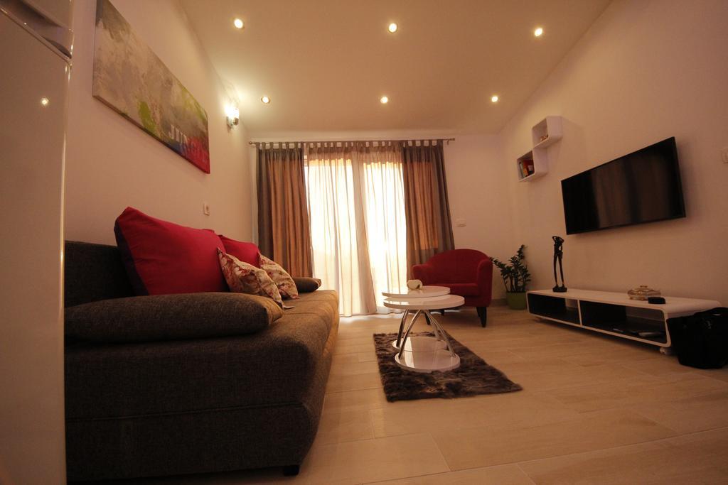 Apartment Golden Dreams Подстрана Екстериор снимка