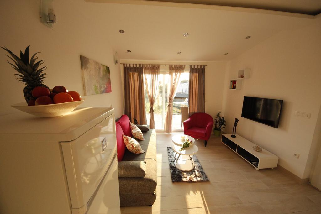 Apartment Golden Dreams Подстрана Екстериор снимка